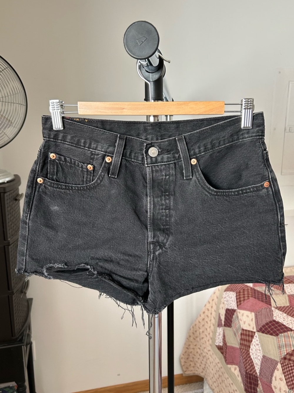 Levi’s 501 Jean Shorts 27